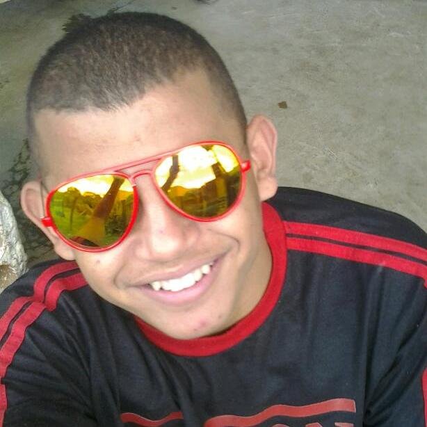 Eu não duvido do poder de um sorriso. Ele quebra qualquer gelo, desmonta uma cara feia, desarma quem trouxe munição no peito