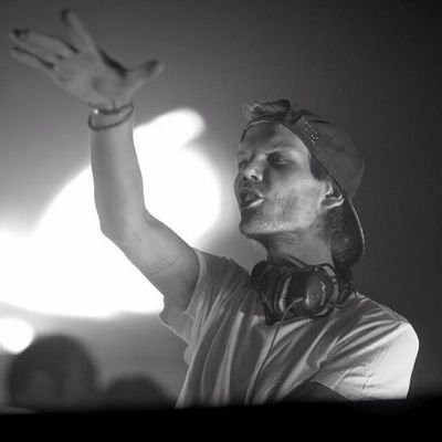 Aviciiファンの一人 در توییتر 坊主でこんなかっこいいんだもんな Http T Co T6aapwi1w4