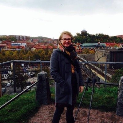 Jag är sv/so-lärare på högstadiet i Kungsbacka kommun. Jag har arbetat i 14 år. Två av mina absolut största intressen är att paddla havskajak och åka skidor