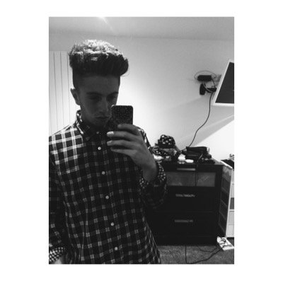 im olly, im 16, live in england, follow me on insta - ollyross