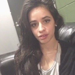 Don't follow this account, its a free follow from @ijaureguiftari ily