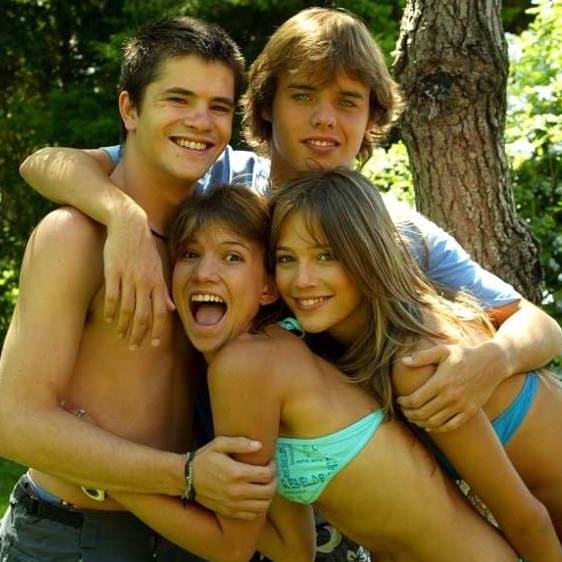 FAN DE REBELDE WAY Y ERREWAY HASTA LA MUERTE. AMO A FELIPE COLOMBO Y A BENJAMIN ROJAS. MIS IDOLAS SON LUISANA LOPILATO Y CAMILA BORDONABA