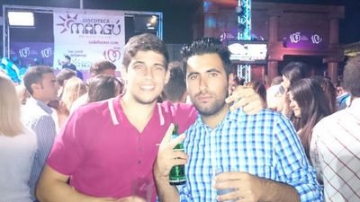 Estudiante de grado en ciencias de la actividad física y el deporte, proyecto de jugador de baloncesto y miembro de la manada.