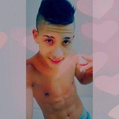 feh posso nao ser sua melhor fã mas tenho o melhor idolo do mundo vc me fez entender que por mais que tudo esteja difícil NADA e IMPOSIVEL 3