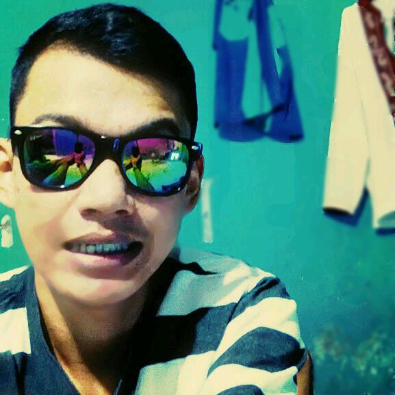LINE : vanbolo | 26C643FE | karyawan PT.BerkahPerkasaLanggeng . Cengkareng Jakarta Barat | NeverWalkAlone