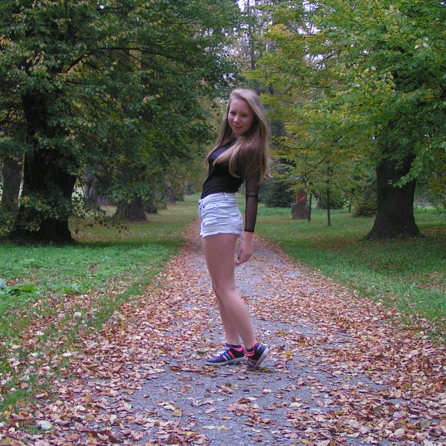 I am from the Czech Republic i love music ♥ I like to watch TV♥Follow me, i follow