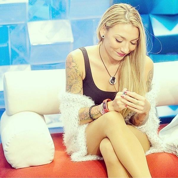 Cuenta de apoyo dedicada a Paula González, actual concursante de Gran Hermano 15. Mi princesa hawaiana SIEMPRE.