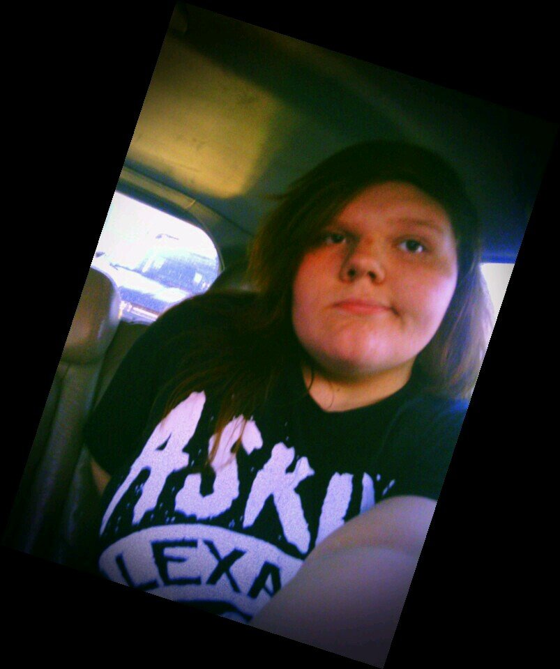 haiii:3 meh name is Zowie i love Asking Alexandria and Black Veil Brides  i'm  am fun to hang out with outside of the laptop and phone and on the laptop and the
