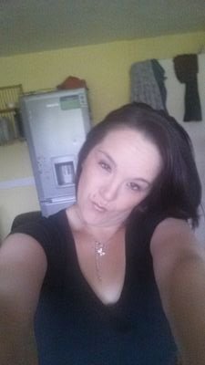 hi im leah fancy a chat kik me on leahhorny86