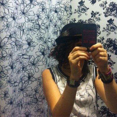 Traveling, daydreaming, journalism, communication, sport, mode, music... French woman who lives in Paris & spent some time in Manchester. #RP #com