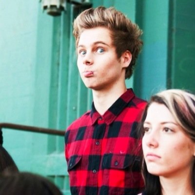 hey lovely ♡ follow @moonlightmaIum :-) have a beautiful day!! xx