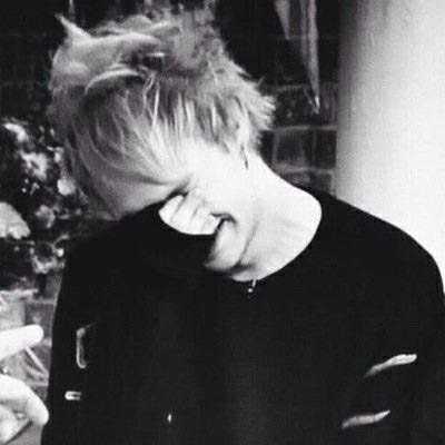 Uggg... so he calls me up and he's like, I still love you,And I'm like... But you're not Michael Clifford
→#5SOS #pizzas #unicorns that's all I want!:P