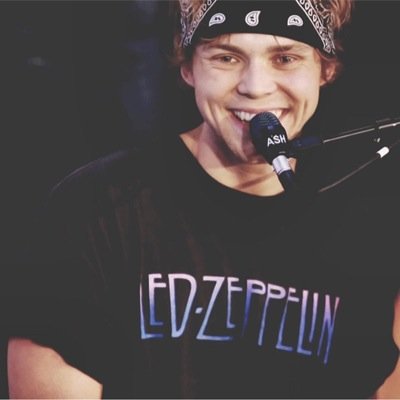 I'm a Calum girl and a Luke girl and a Michael girl and a Ashton girl but basically I'm a band girl.