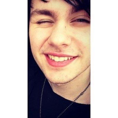 free follow from @cliffordftcam. your fav loves you, okay?