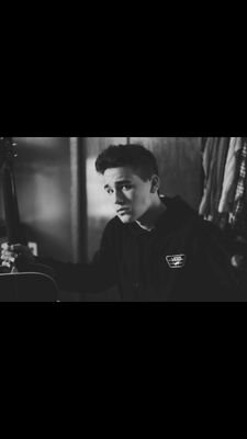 Im in love with a singer from Tennessee and wanna see what his timeline is like . follow me on @cameronsboooty_