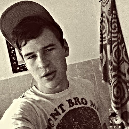 discoligte's profile picture. ~•Every death has a cause and every teenager an excuse•~