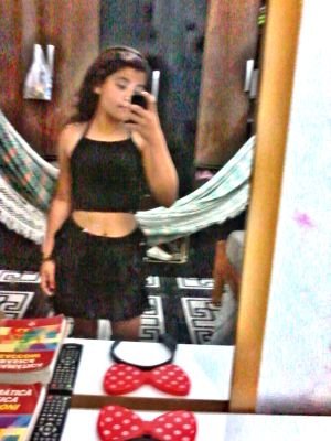 Ela era do tipo que se machucava por qualquer besteira. Ele era do tipo que fazia muitas besteiras. ♡i♡