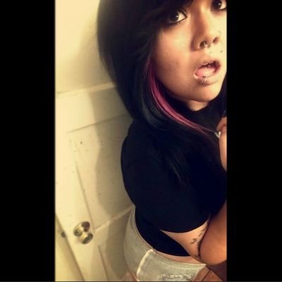 Age 19. Tattoos 9. Piercings 19. Dinosaurs. Veggie Head. Tucson, AZ. Star Wars. Pokémon. Skyrim. ♡