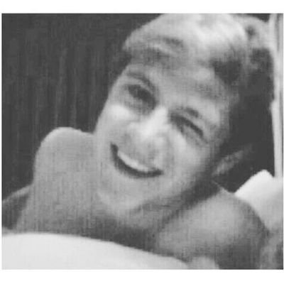 follow @horansalami babe