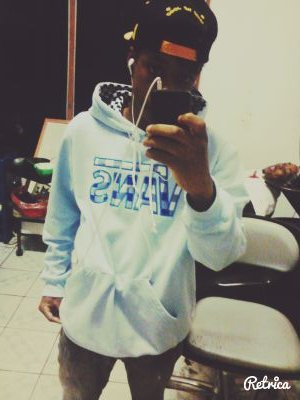 antes de me criticar faça melhor-----
sou o q sou e ñ mudo por qualquer coisa