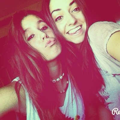 Nunca te duermas sin un sueño,ni te levantes sin un motivo,tampoco vivas por nadie que no este dispuesto a vivir por ti!Baila como si nadie te estuviera viendo