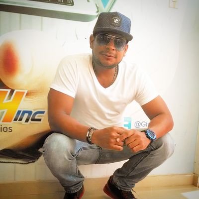 Gustavo Adolfo Garcia Campo : Locutor y productor de radio y tv : Trabajo Con , Iphone , Samsung y todas las marcas :WhatsApp