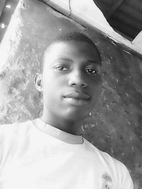 I'm lucky oyibo and also a student born in Lagos Nigeria, and love 2 play football