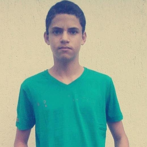 Quem ama e se declara
Corre o sério risco de ser feliz ♠