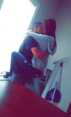 Vanessa is thee name :) I have an amazing husband . 3 I love to dance ! lifted trucks... ouff 3