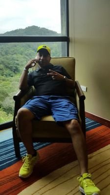 tommysavir's profile picture. La vida no se trata de esperar que pase la tormenta,  sino aprender a bailar bajo la lluvia. Desarrollador de Redes de mercadeo.