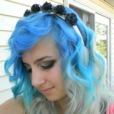 i am a locke, im a witch. people have feared witches for centurys. im hoping to change that someday. {17|litarate|RP|18+}