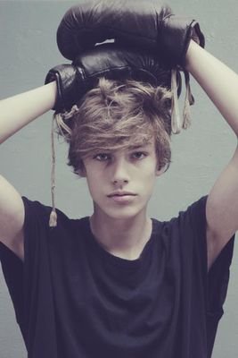 20. Ex-Ravenclaw. No soy idiota así que no me subestimes. Veela. #FakesHP.