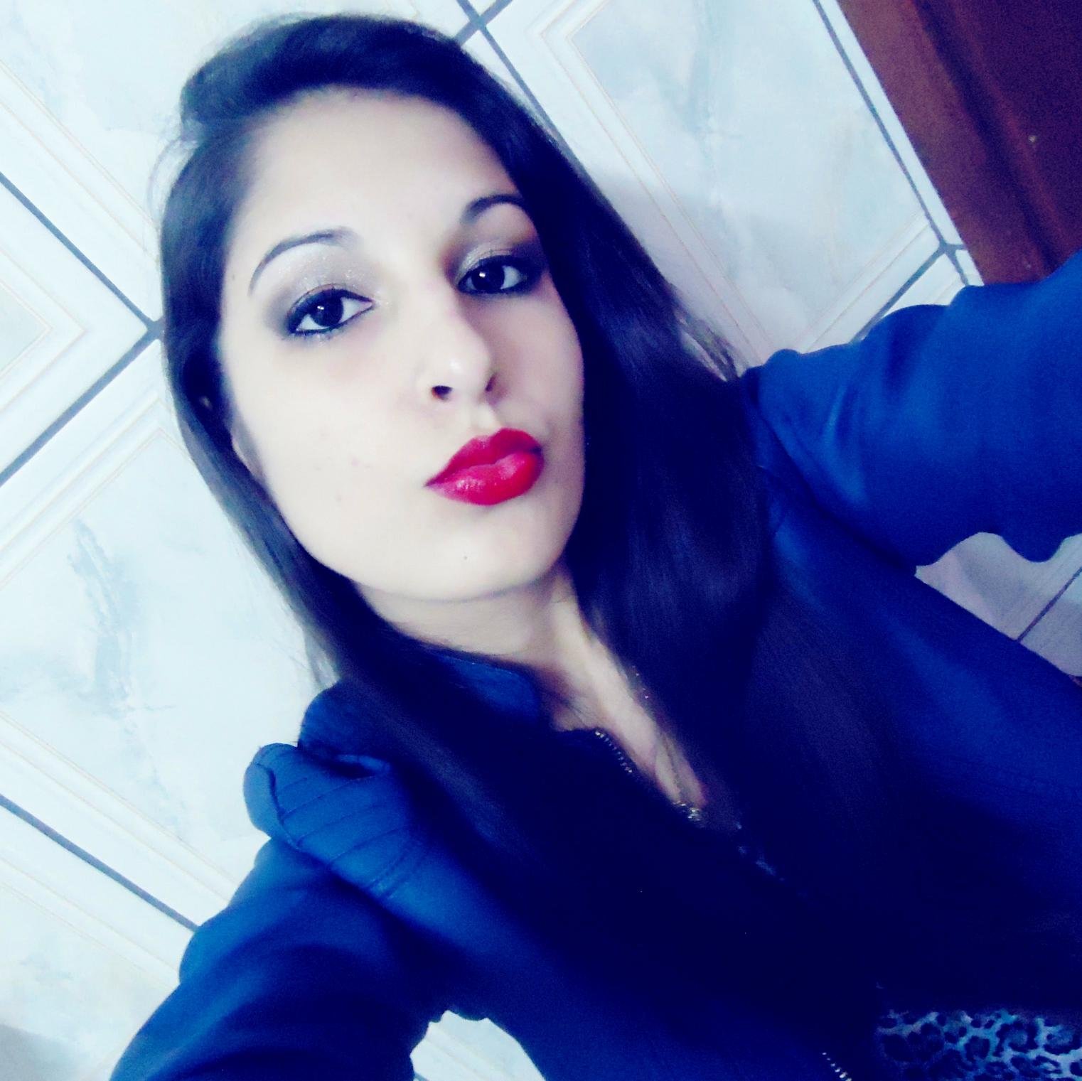 - Louca, Feliz, Amiga, 19, Psicologia, Rock, Pagode, Pop, Reggae, Sertanejo Universitário, Festas, Viajem, Curtir, Familia e Amigos ♥ Insta - jehfranchetto