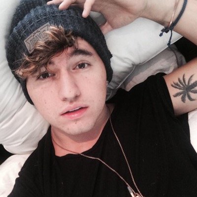 i love 0ursecondlife! please follow me!!