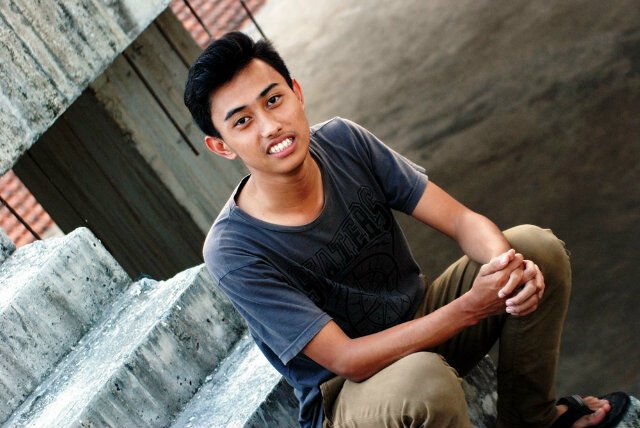 TK Rahayu | SD N Kaliurip | SMP N 19 Purworejo | SMA N 5 Purworejo | State University of Yogyakarta (UNY) || 19 Januari 1995.