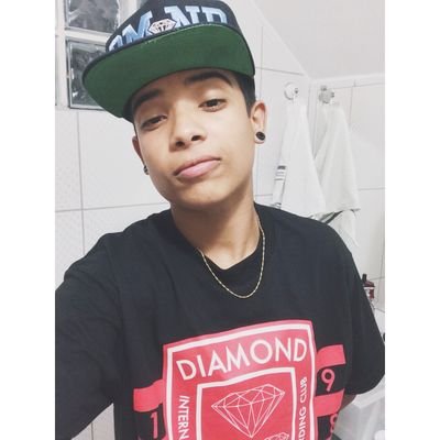 e justo é Deus,  o homem não.