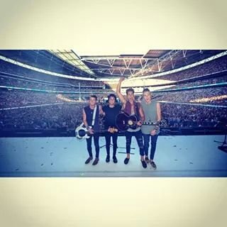 vampsforever18's profile picture. The Vamps/.^