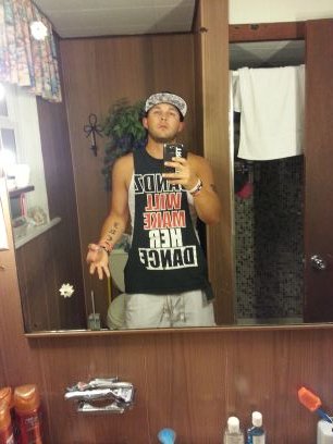 Hey my name is Josh Cornwell.I'm 25 live in St Pete Fl.. I love to play and watch sports