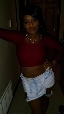 coo , pretty , funny , kno how to have fun ifw a few ...literally a few , but im ight tho lol