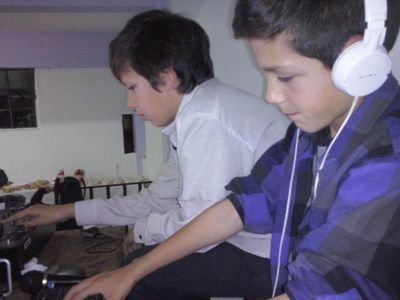 me dice q la boludie y me parece q es al revez .......