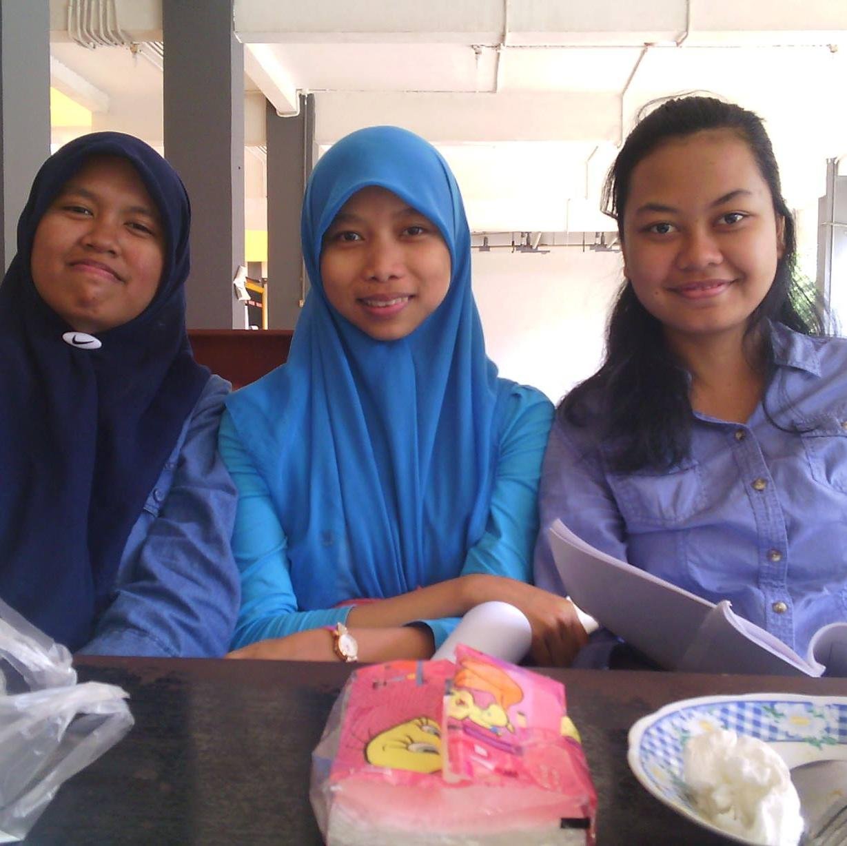 Lukislah cita-citamu dengan keindahan matematika :) Math 50 IPB