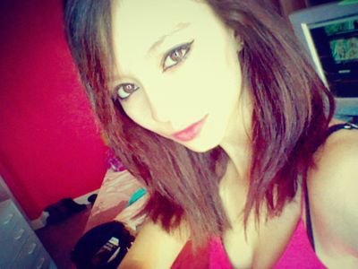 Oliviaa974's profile picture. 