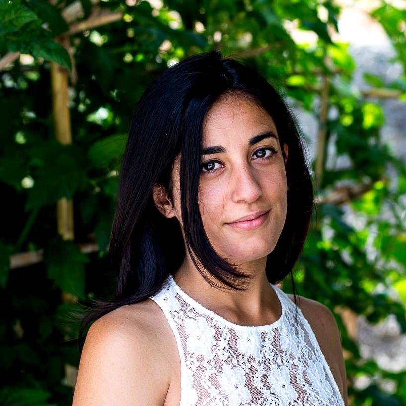 luciadeluise's profile picture. le immagini sono lì, basta catturarle 

R. Capa