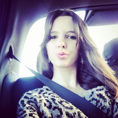 cerrar los ojos para no ver tanta gente falsa a mi alrededor  #Decepcion