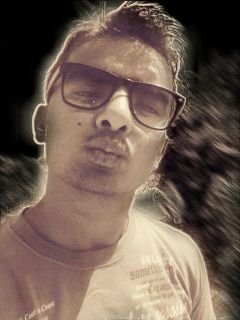i'm http://t.co/jBKtxjpiEw. student.... hit hu..fit hu..mst hu..naughty hu..pr thoda thoda pagal hu.. ;)
