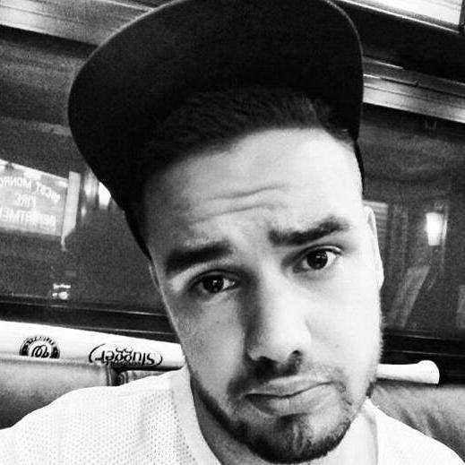 Do you want a free follow?? go follow @Irenekzs she'll follow you back!!