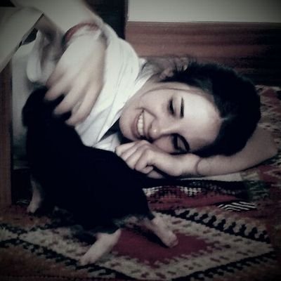 Estudiante en la escuela universitaria gimbernat-cantabria, futura fisioterapeuta :)