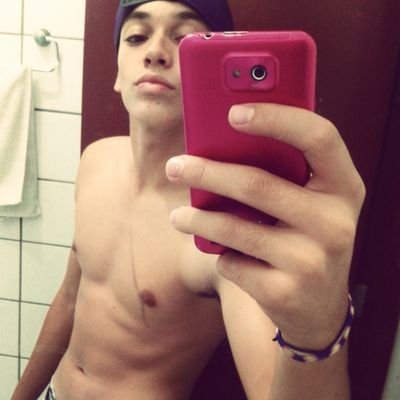 iaii boy o zorro do asfalto ta vestido de playboy, às donas da cidade tudo quer colar com nos!!!!!