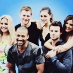 the reason i'm am still living is because of the originals and the vampire diaries :D