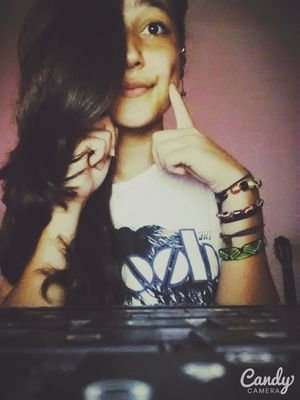 Hiiiii ! My name's Linda, 5SOS & SWS Are the reason of my hapiness ! Follow Me, I follow back ;)  Xx.